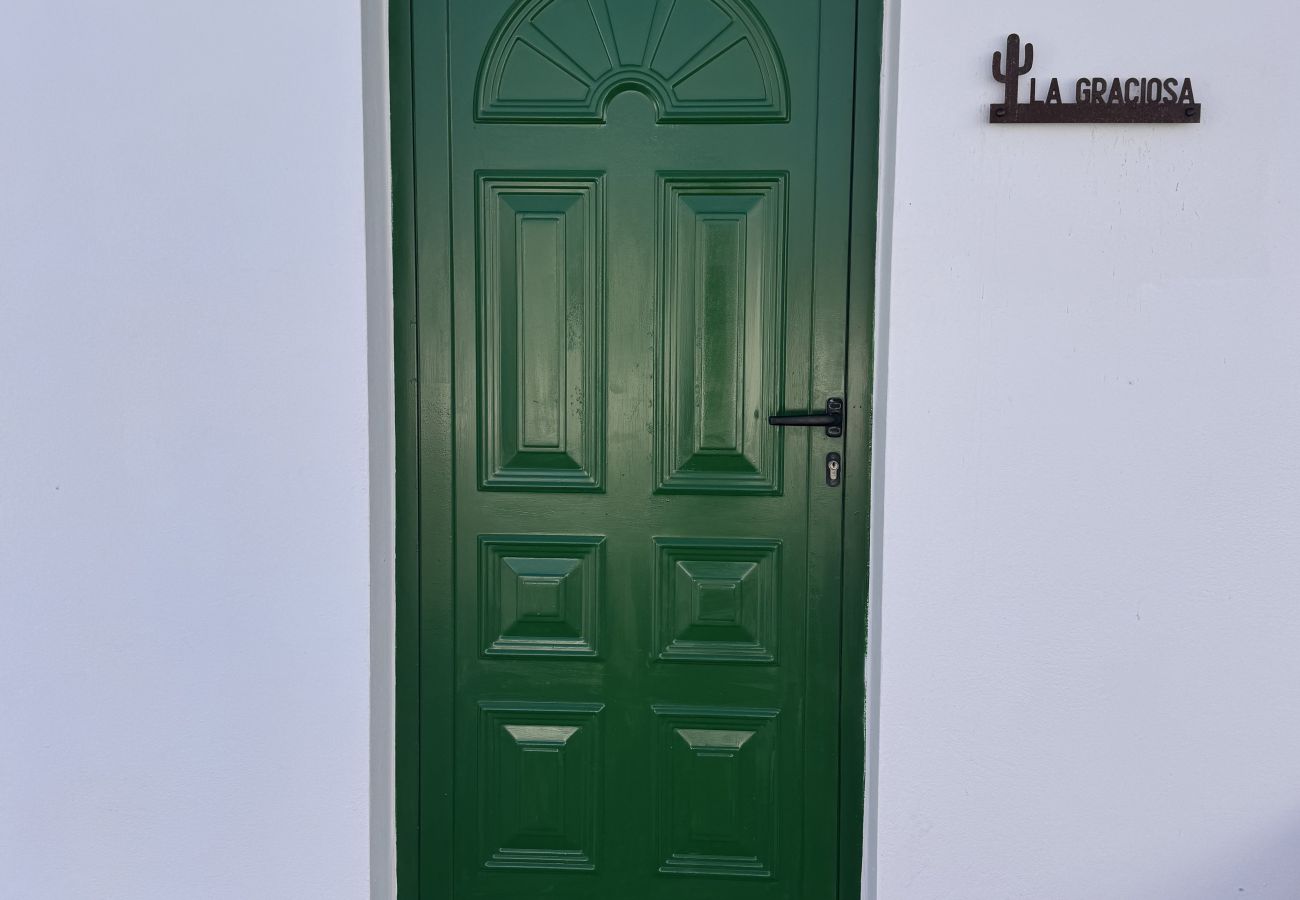 Alquiler por habitaciones en Tinajo - Casa NoPasaNada, estudio La Graciosa Sea View