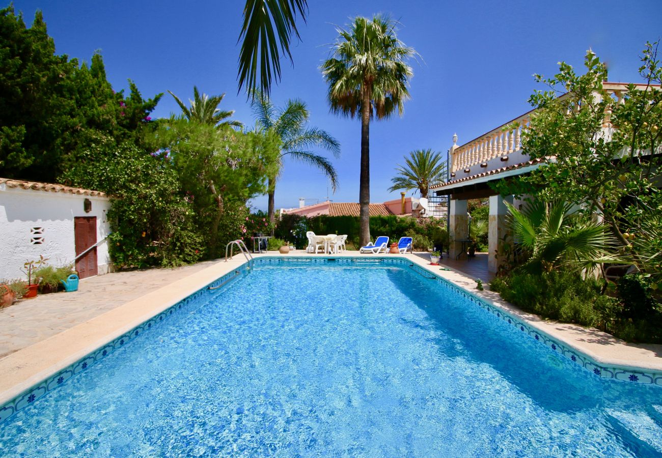 Villa in Denia - Schöne Villa mit Pool Finca Paris HH