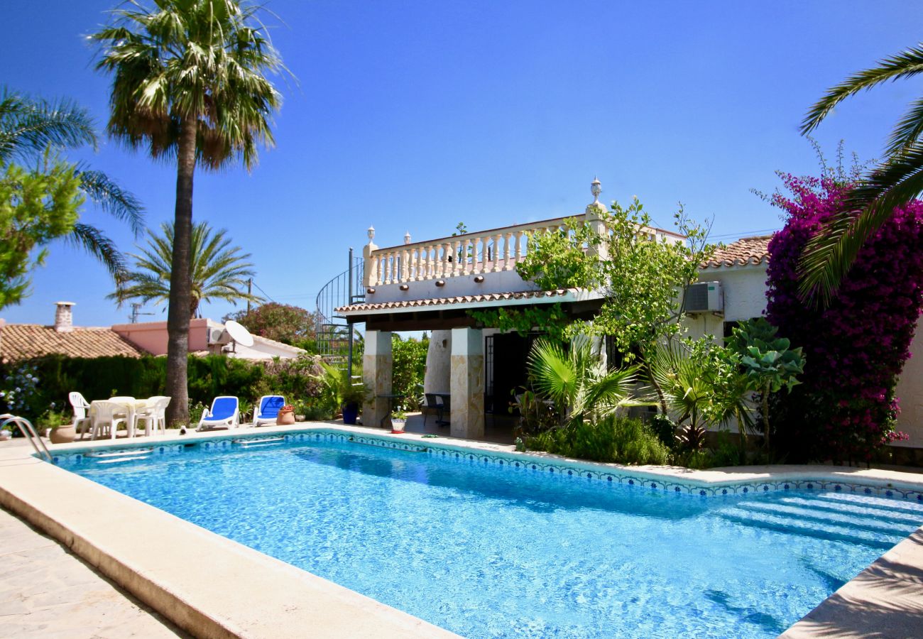 Villa in Denia - Schöne Villa mit Pool Finca Paris HH