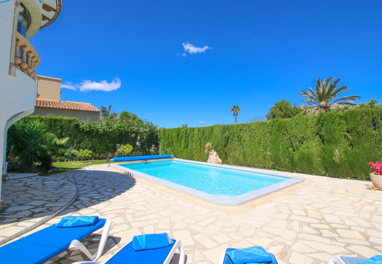 Villa in Denia - Villa mit Pool und kostenlosem WLAN Alqueria PL für 4 Pers