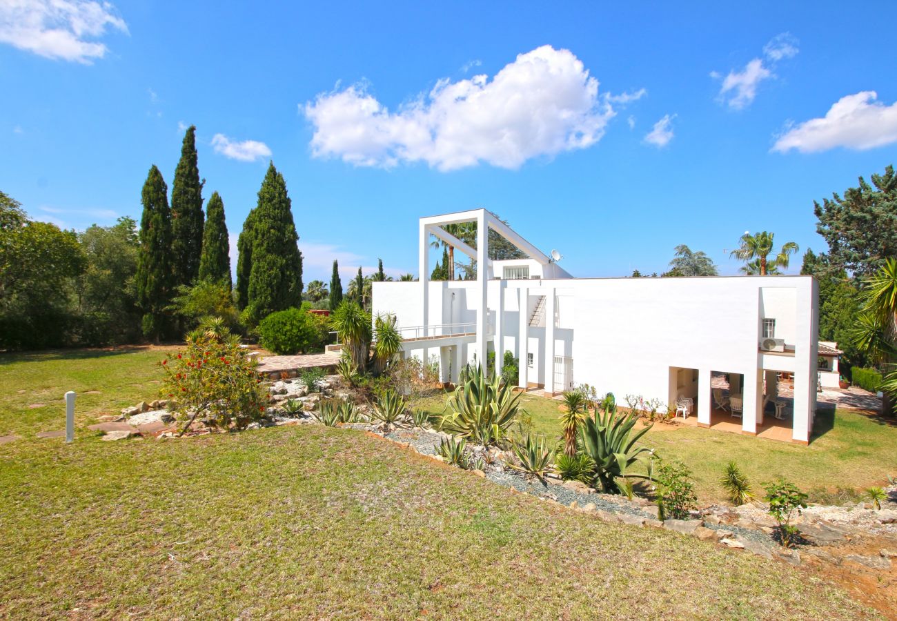 Villa in Pedreguer - Moderne Villa mit Pool uns Garten Finca La Xara