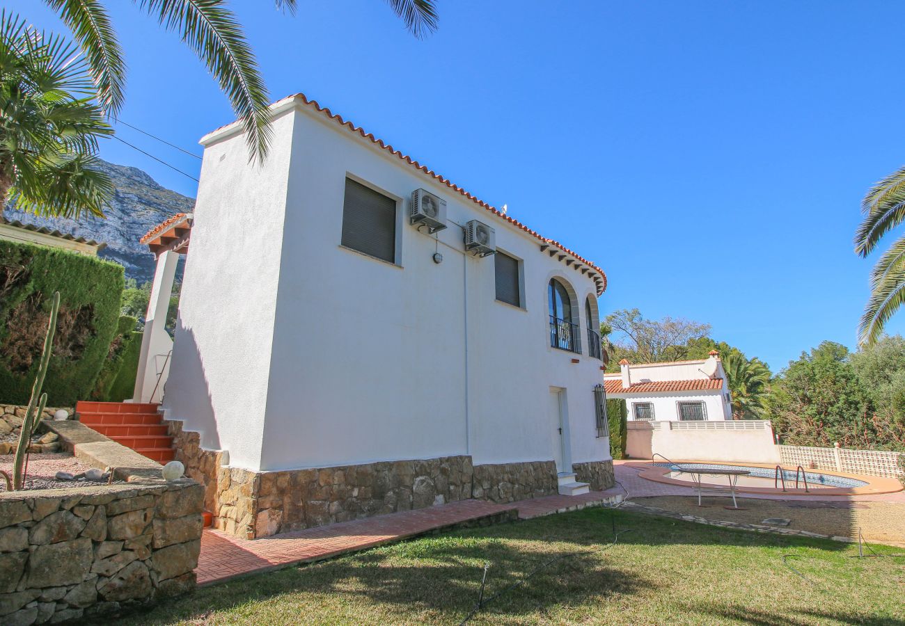 Villa in Denia - Villa mit Pool und Garten Don Quijote AM 6 Pers Denia