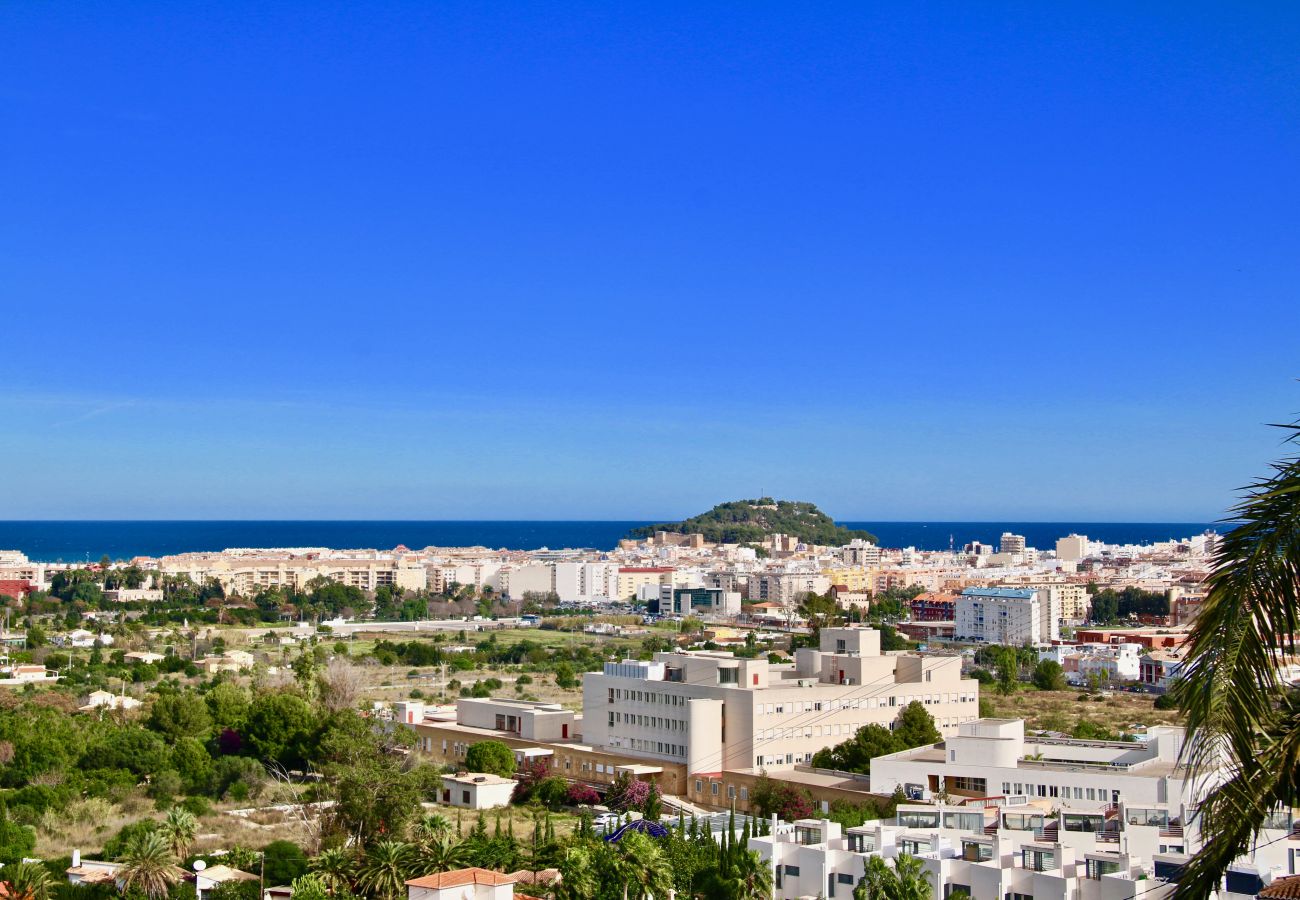 Villa in Denia - Villa mit Meerblick, Klimaanlage und Marquesa CaMar Pool für 4 Personen