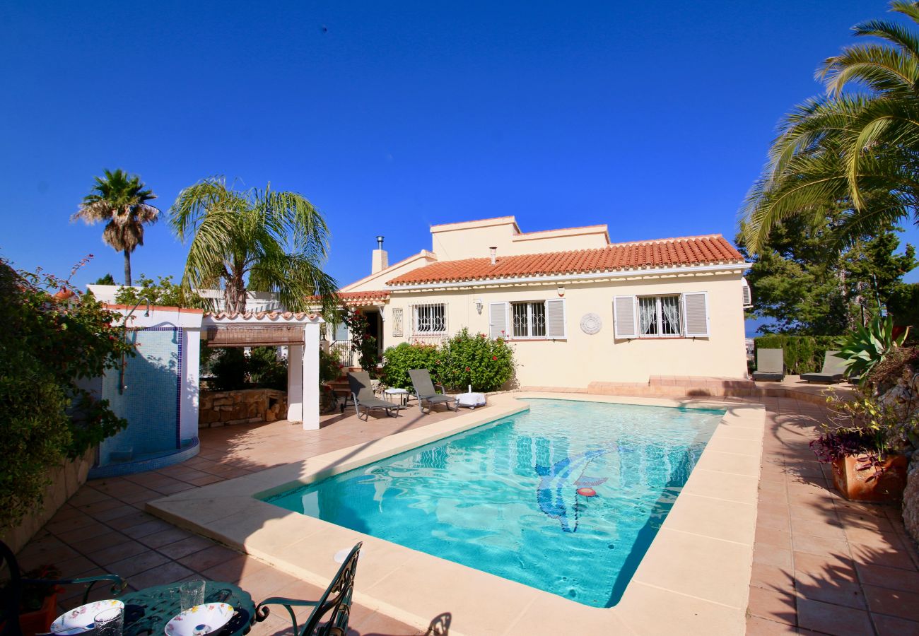 Villa in Denia - Villa mit Meerblick, Klimaanlage und Marquesa CaMar Pool für 4 Personen