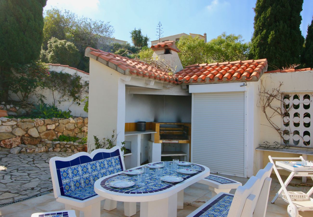 Villa in Denia - Villa mit Meerblick, Klimaanlage und Marquesa CaMar Pool für 4 Personen