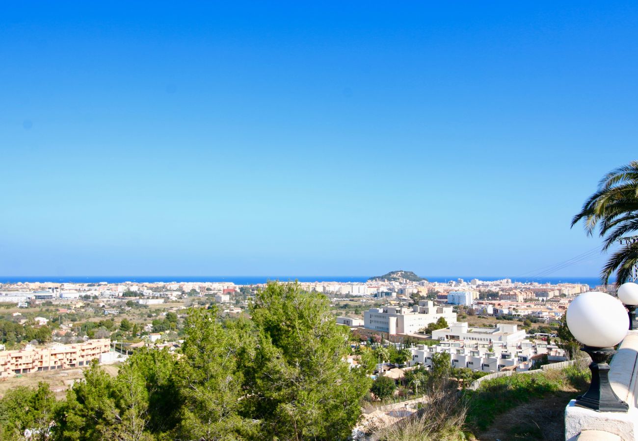 Villa in Denia - Villa mit Meerblick, Klimaanlage und Marquesa CaMar Pool für 4 Personen