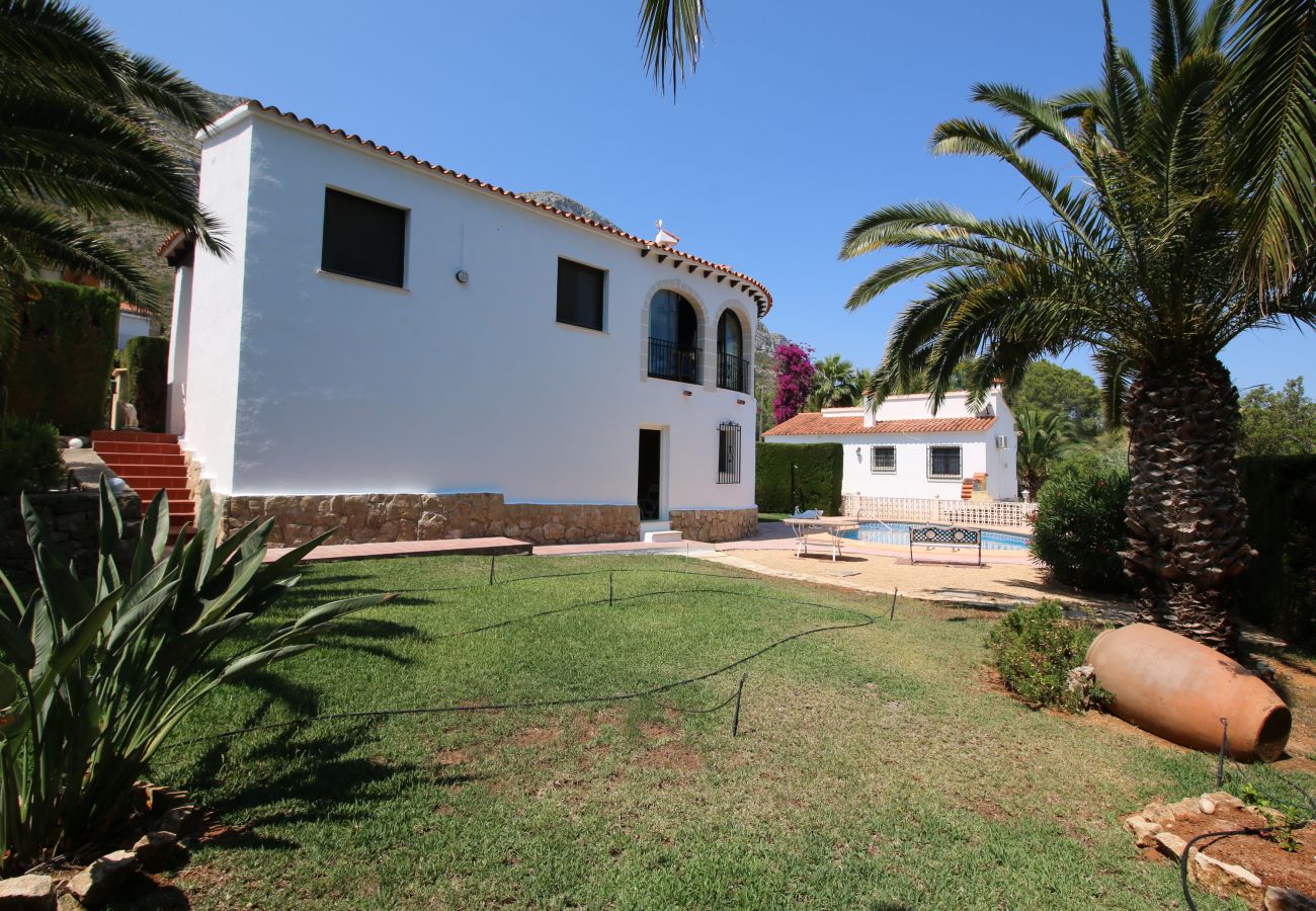 Villa in Denia - Villa mit Pool und Garten Don Quijote AM 4 Pers Denia