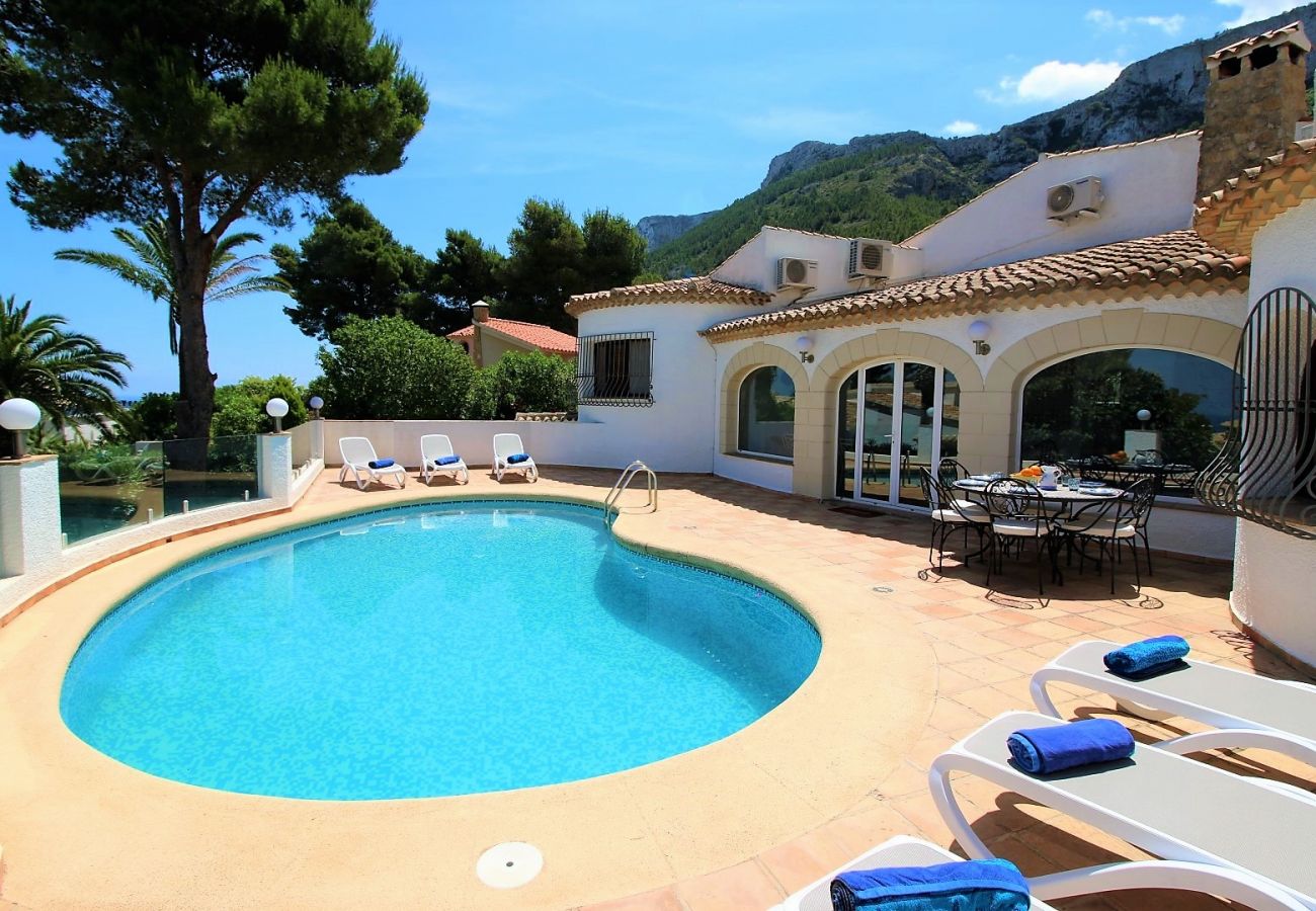 Villa in Denia - Luxuriöse Villa mit Sat-TV, Klimaanlage und Pool Marquise MB für 8 Personen