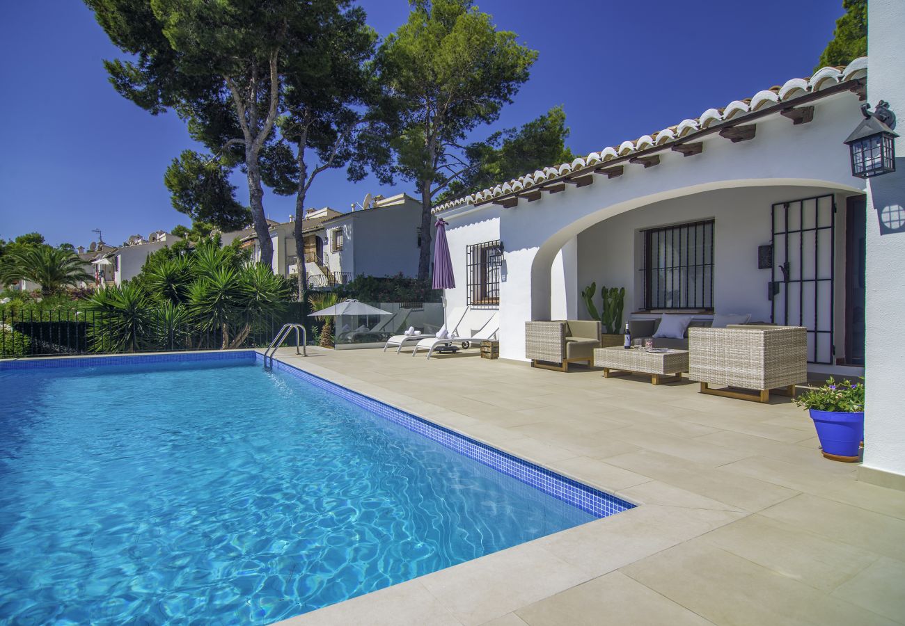 Villa in Moraira - OLGA - Einladende und geschmackvolle Villa mit privatem Pool und kostenlosem WLAN für 7 Personen.