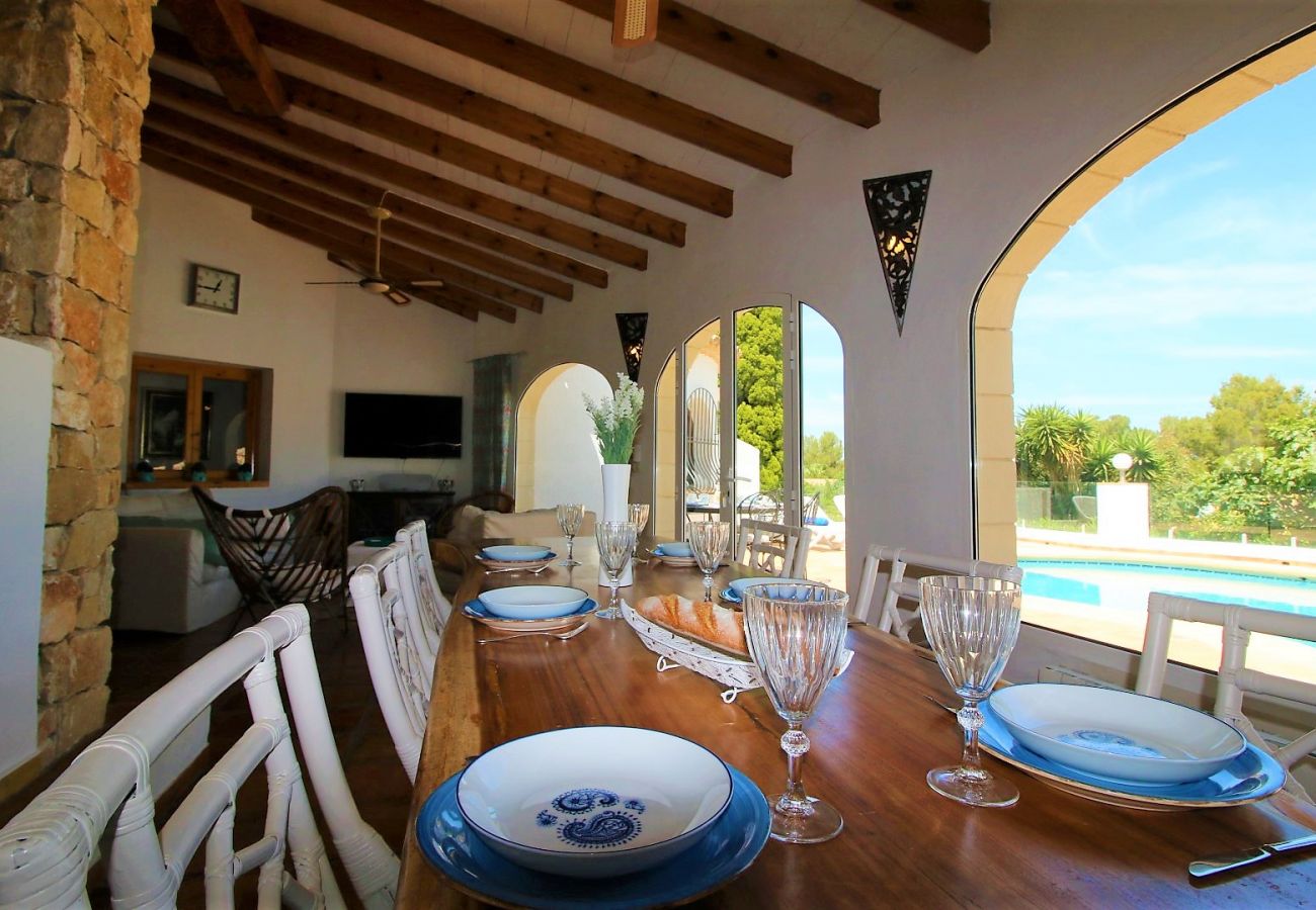 Villa in Denia - Luxuriöse Villa mit Sat-TV, Klimaanlage und Pool Marquise MB für 6 Personen