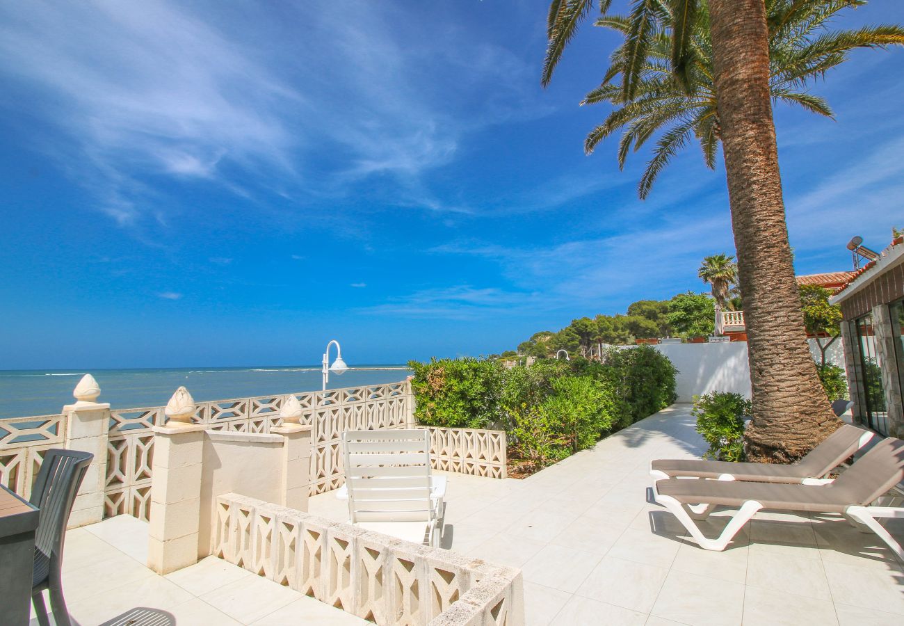 Villa in Denia - Villa in Las Rotas am Strand