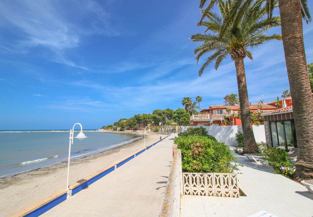 Villa in Denia - Villa in Las Rotas am Strand