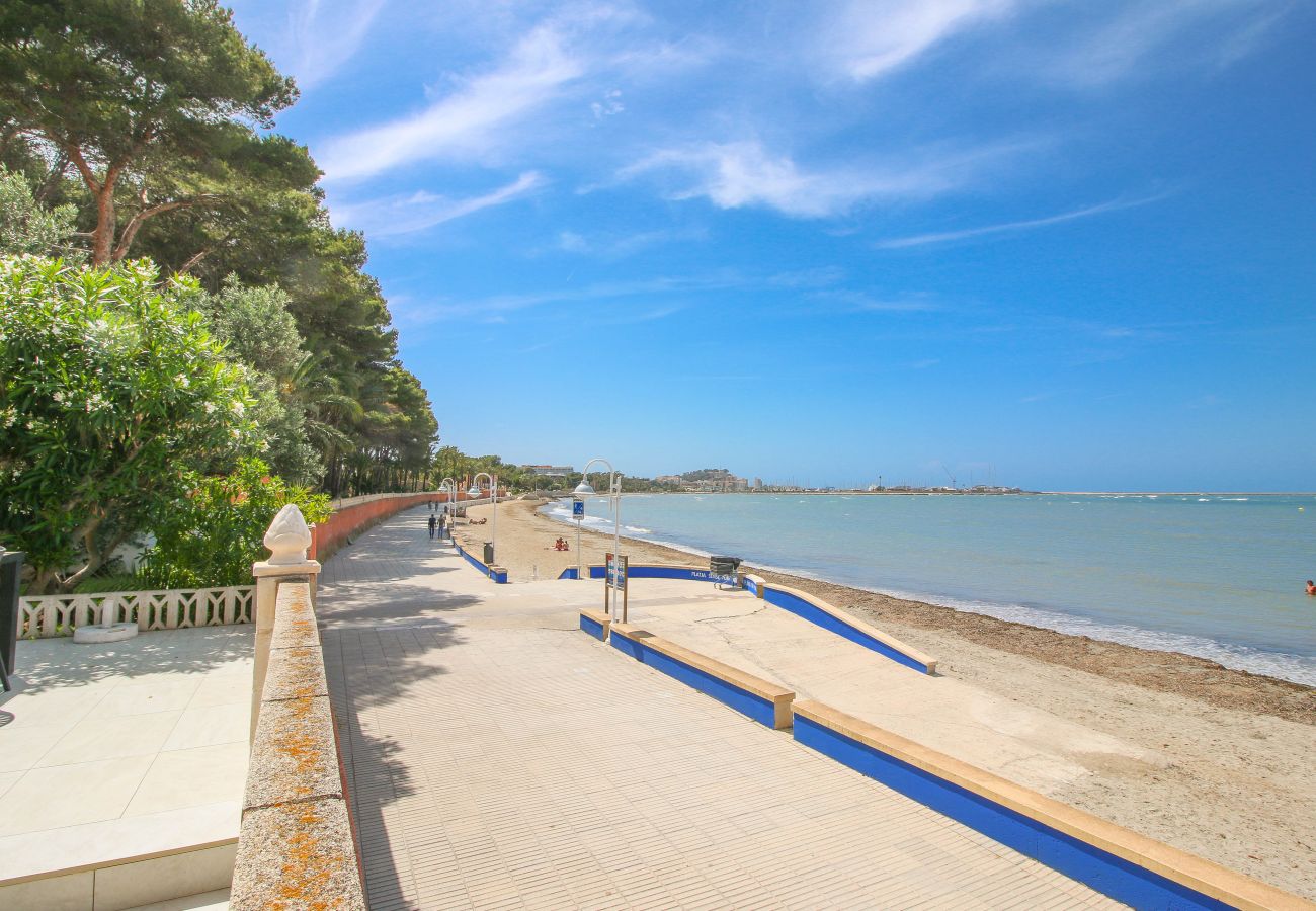 Villa in Denia - Villa in Las Rotas am Strand