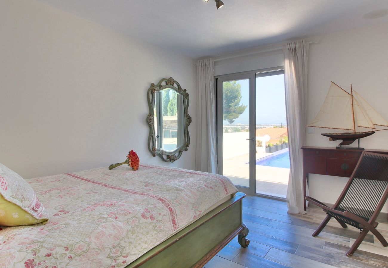 Villa in Denia - Luxusvilla mit Meerblick