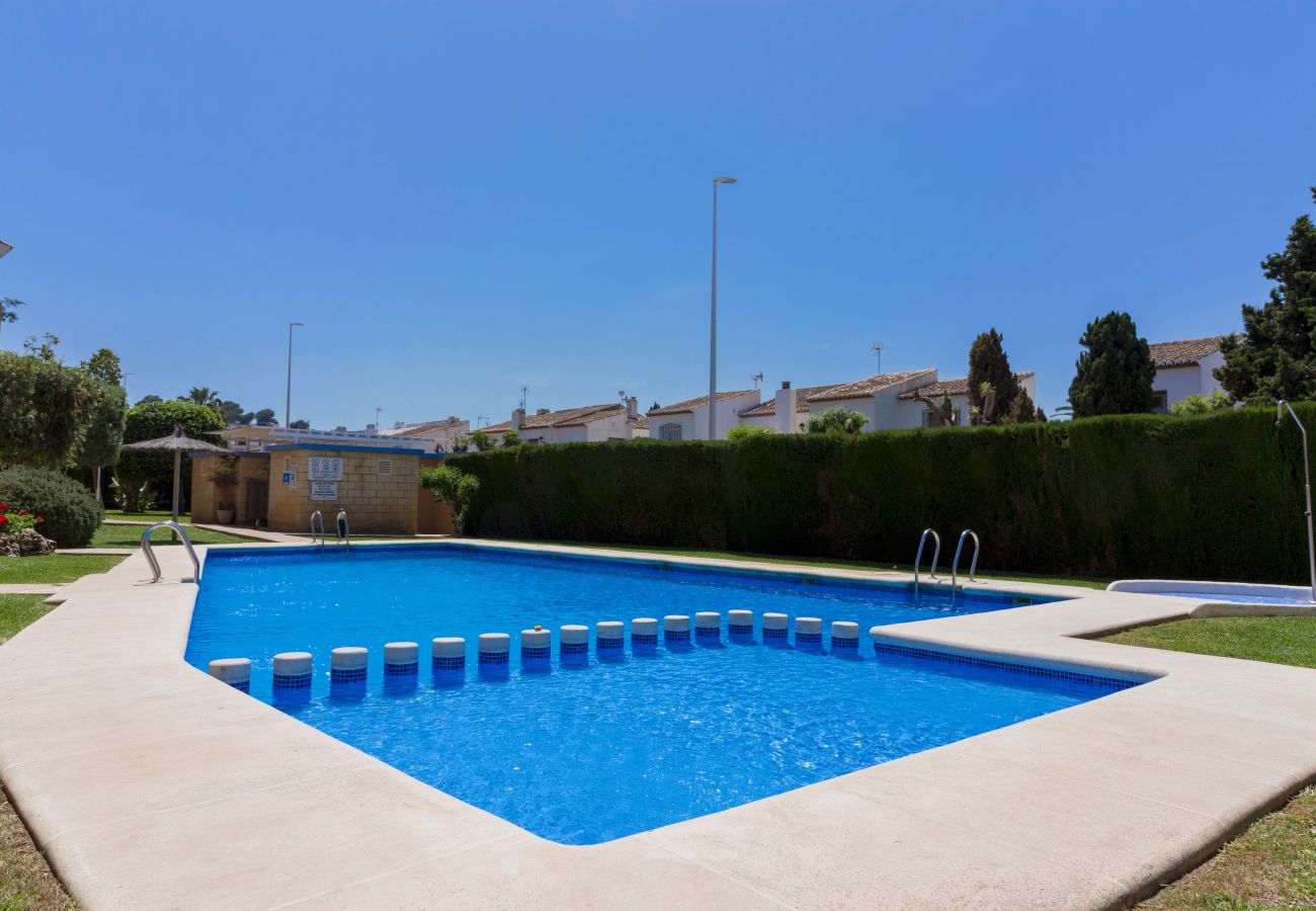 Ferienwohnung in Javea - Menorca Duplex Javea. mit Terrasse, Gemeinschaftspool und sehr nah am Strand