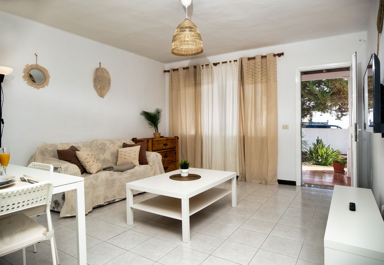 Ferienhaus in Puerto del Carmen - Suite Zefiro - 500m vom Strand, Terrasse und Glasfaser