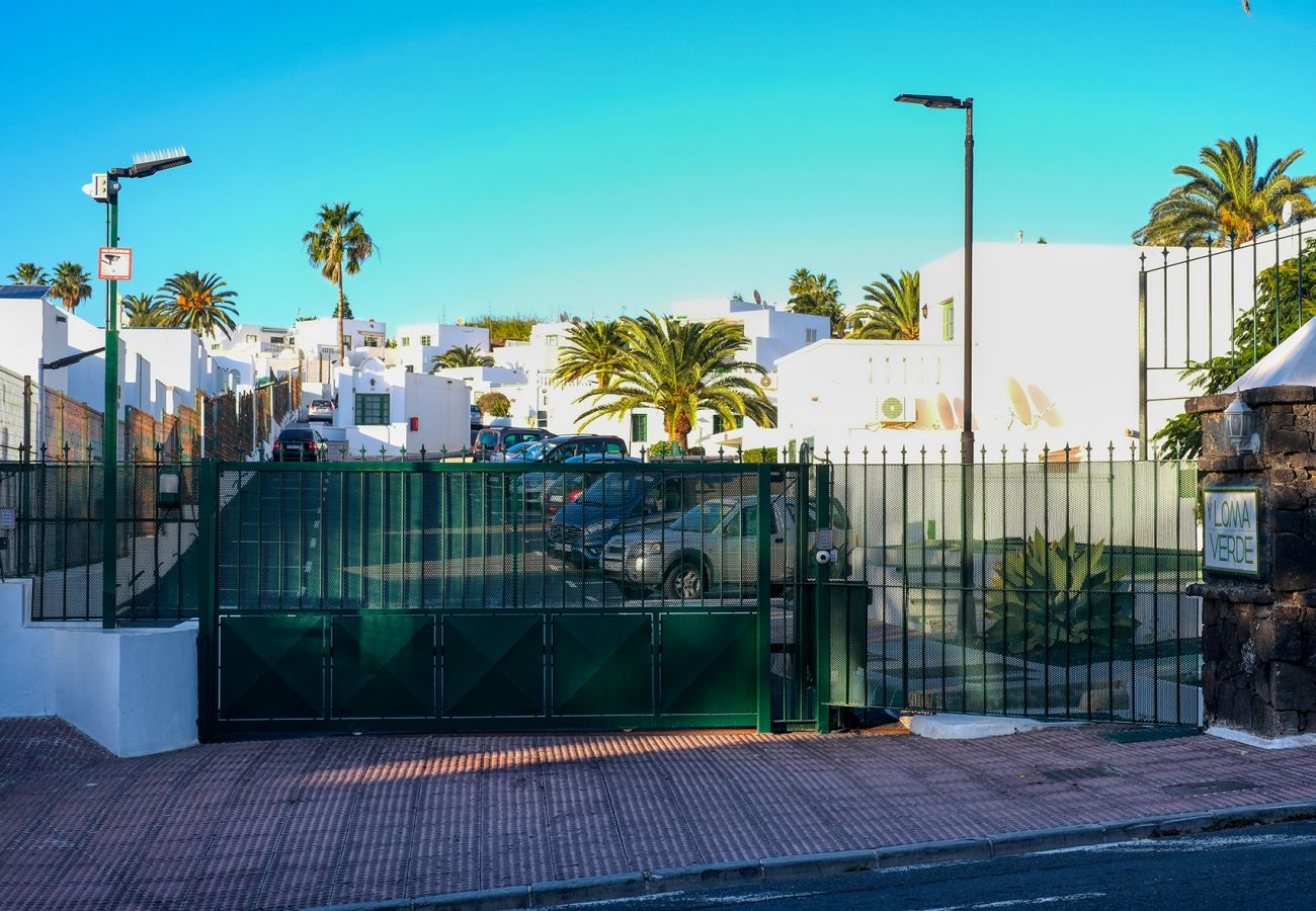 Ferienhaus in Puerto del Carmen - Sky und Sea Loma Verde, Pool, große Terrasse mit Meerblick