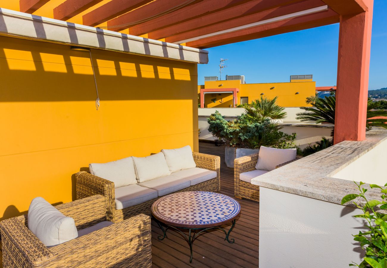 Ferienwohnung in Javea - Albamar Apartment Javea Arenal, mit großen Terrassen, Solarium, Klimaanlage und Gemeinschaftspool