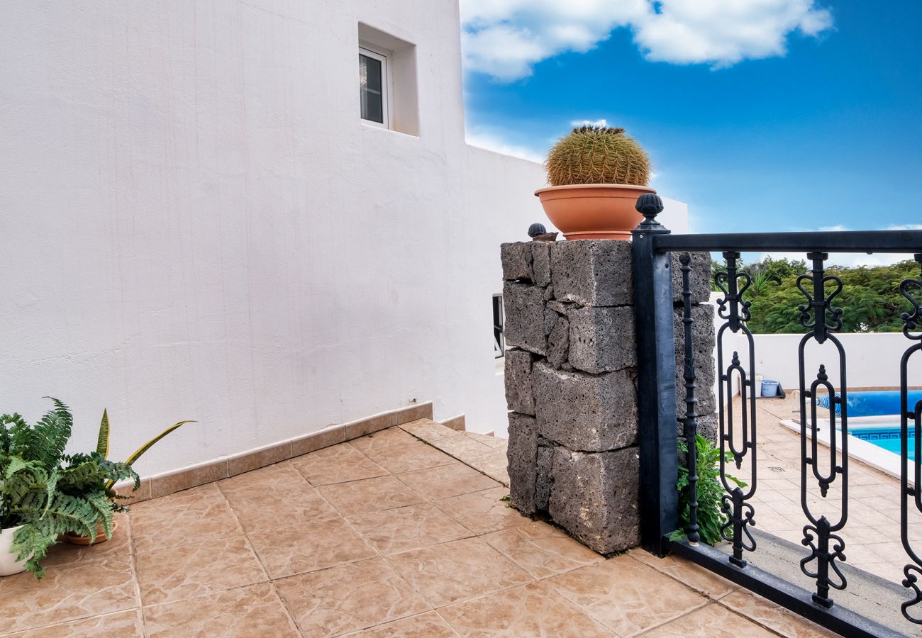 Ferienhaus in Tías - Haus mit Paradiesblick, privatem Pool,Meerblick, Klimaanlage