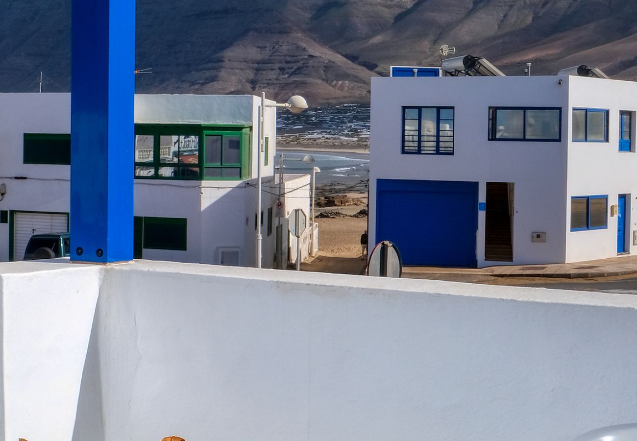 Ferienhaus in  Famara - Casa Hespi-Blick auf den Famara-Strand