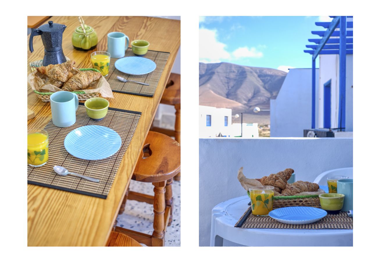 Ferienhaus in  Famara - Casa Hespi-Blick auf den Famara-Strand