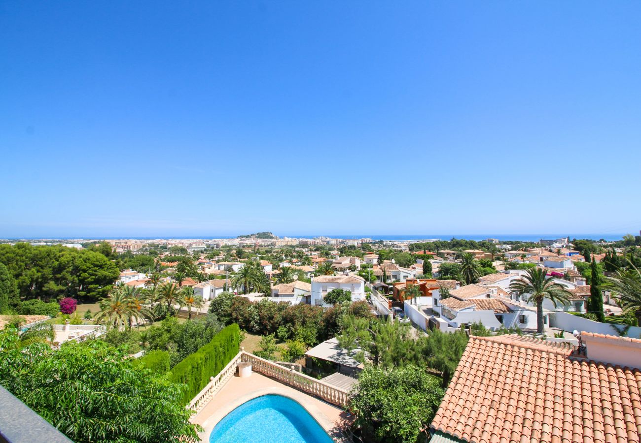 Villa in Denia - Villa in Denia mit unschlagbarer Aussicht für 10 Personen