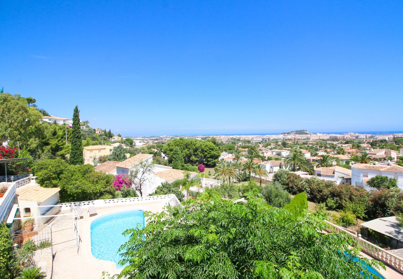 Villa in Denia - Villa in Denia mit unschlagbarer Aussicht für 10 Personen