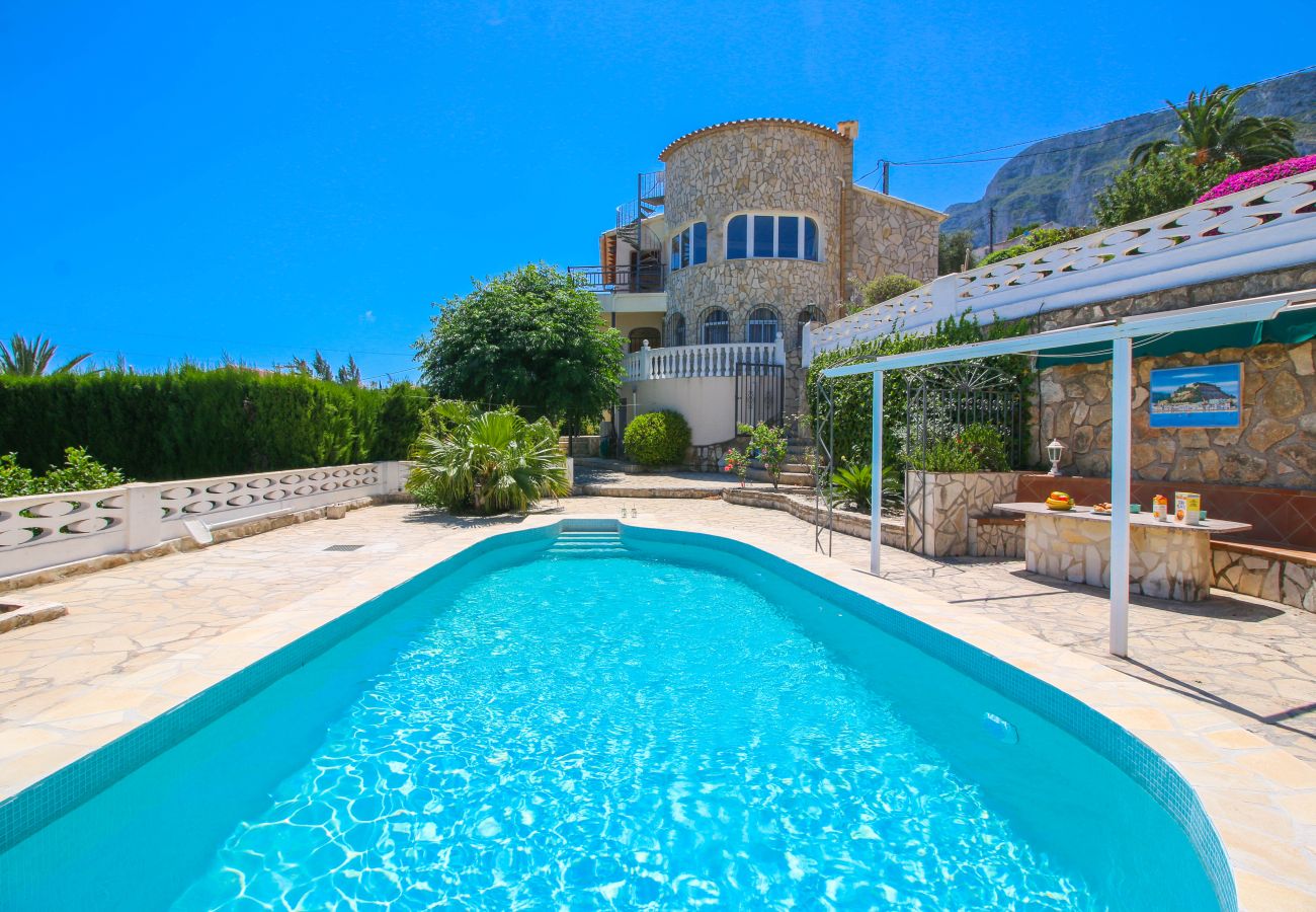 Villa in Denia - Villa in Denia mit unschlagbarer Aussicht für 10 Personen