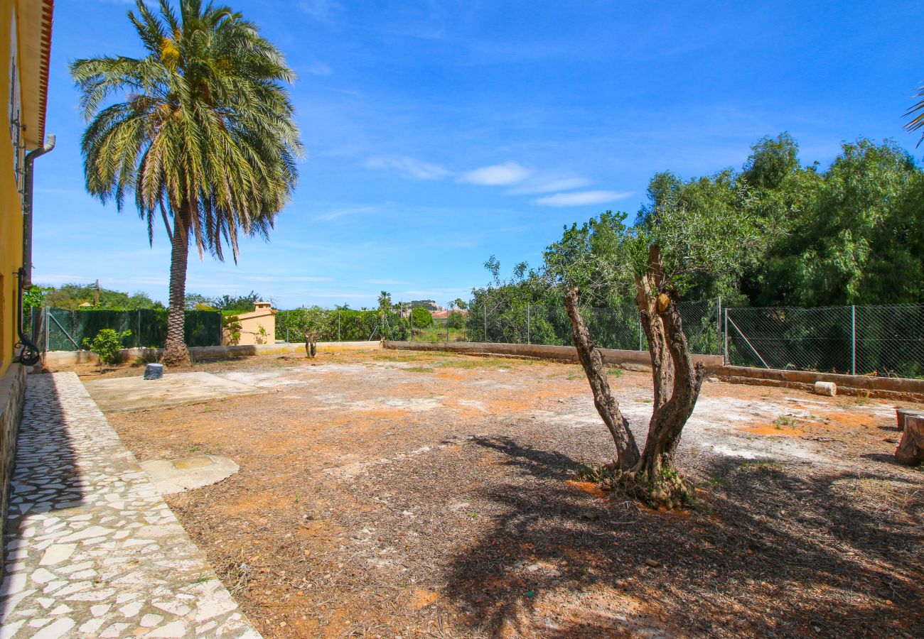 Villa in Denia - Große Villa in Montgó mit Pool