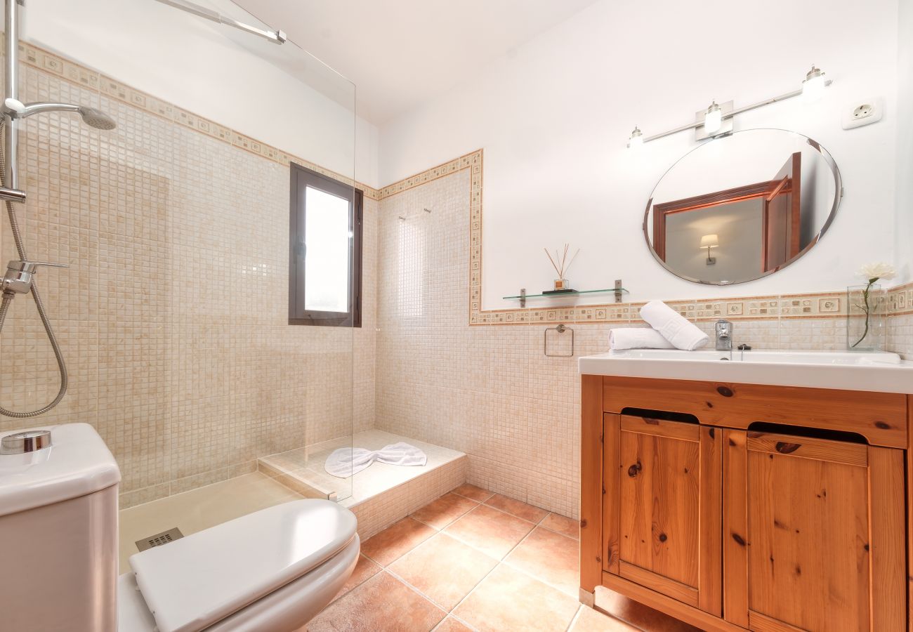 Villa in Playa Blanca - Villa Aurelia- Privater Pool und Jacuzzi 