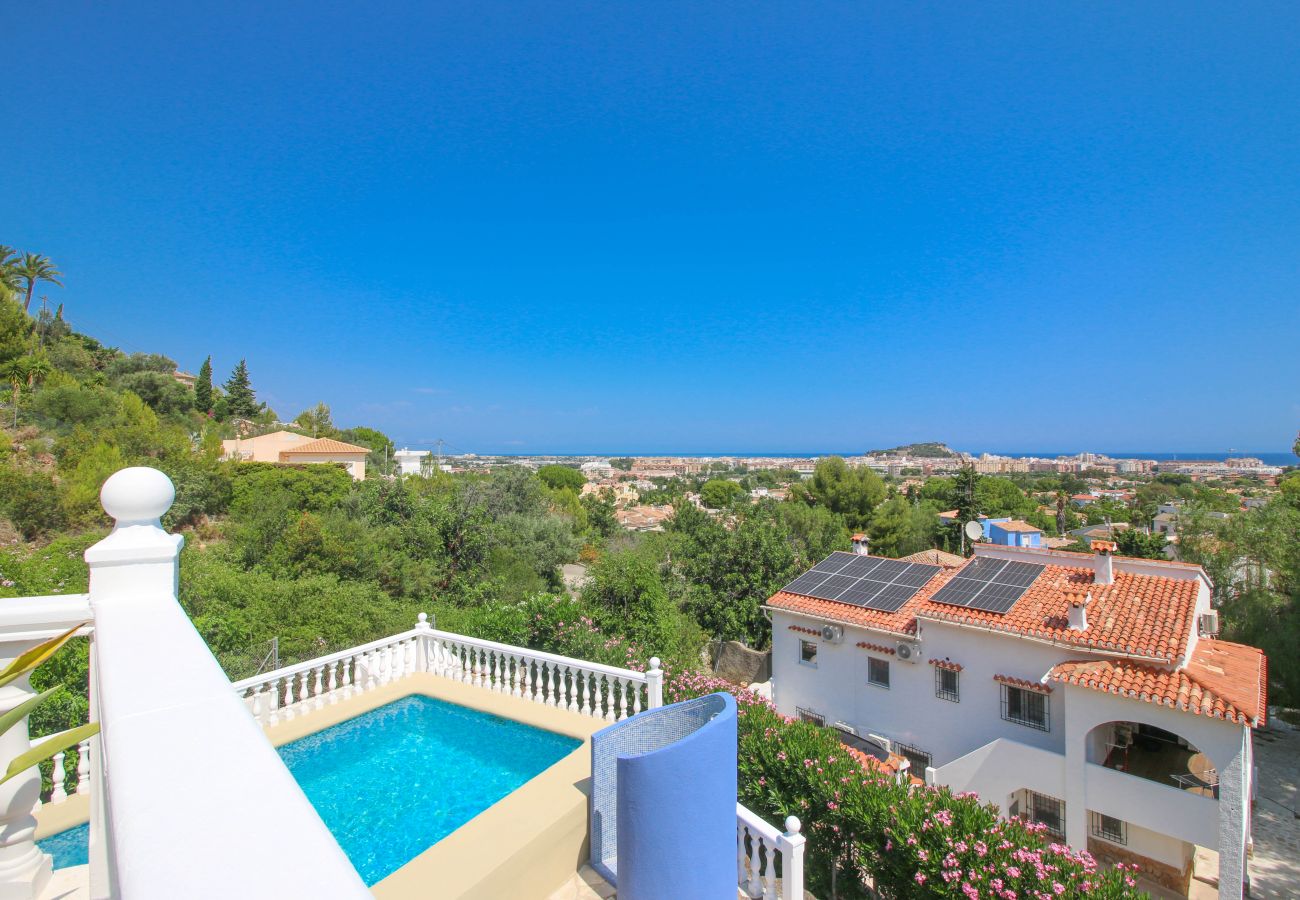 Villa in Denia - Villa mit Panoramablick all inclusive in Denia für 8 Personen