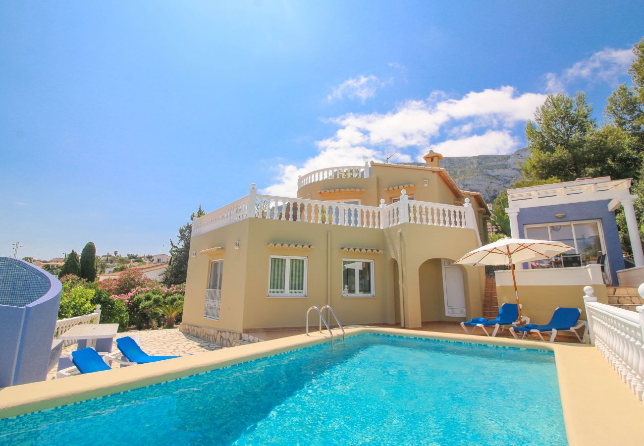 Villa in Denia - Villa mit Panoramablick all inclusive in Denia für 8 Personen