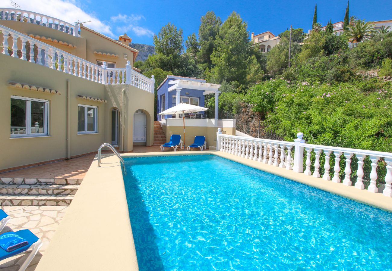 Villa in Denia - Villa mit Panoramablick all inclusive in Denia für 8 Personen