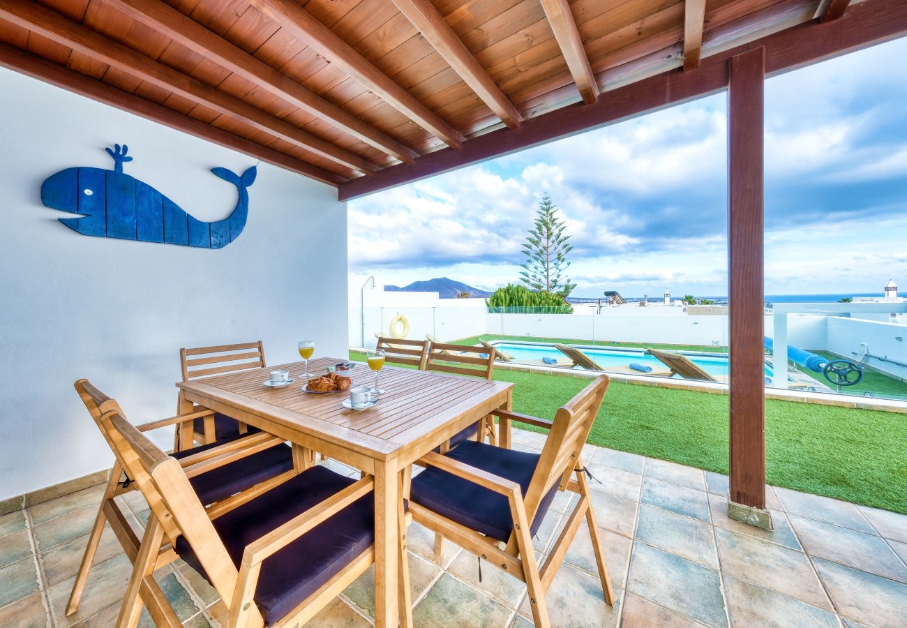 Ferienhaus in Playa Blanca - Casa Iria - 5 Schlafzimmern, 3 Bädern, Terrasse mit privatem Pool