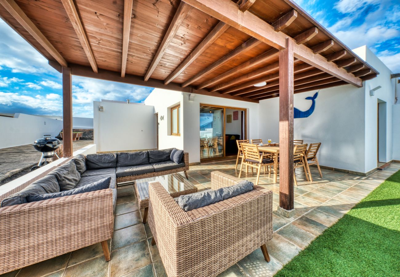 Ferienhaus in Playa Blanca - Casa Iria - 5 Schlafzimmern, 3 Bädern, Terrasse mit privatem Pool