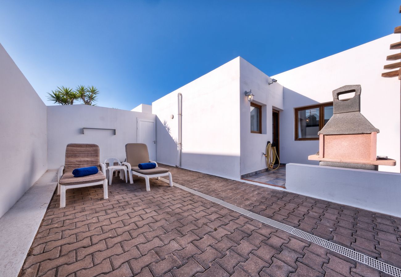 Ferienhaus in Playa Blanca - Casa Lava and Sea- privat Pool, herrlichem Blick