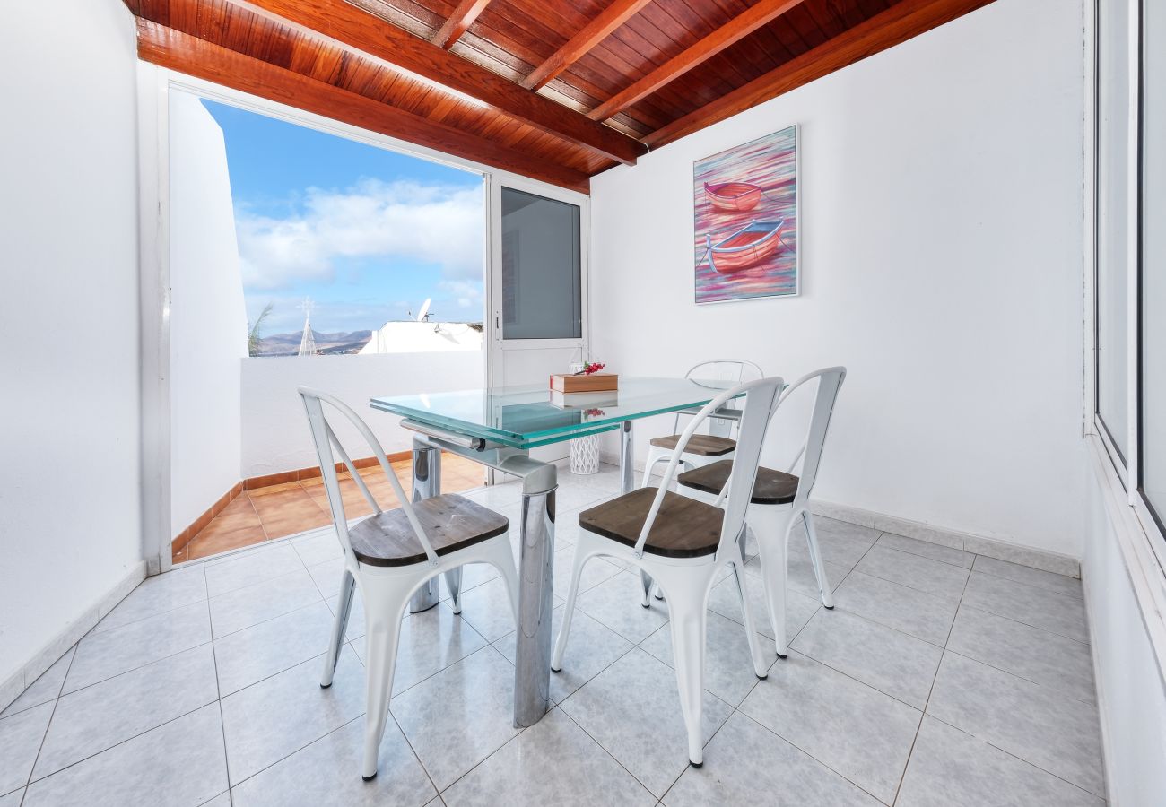 Ferienhaus in Puerto del Carmen - CASA VARADERO-ZENTRAL MIT MEERBLICK-En alemán, la frase sería:  