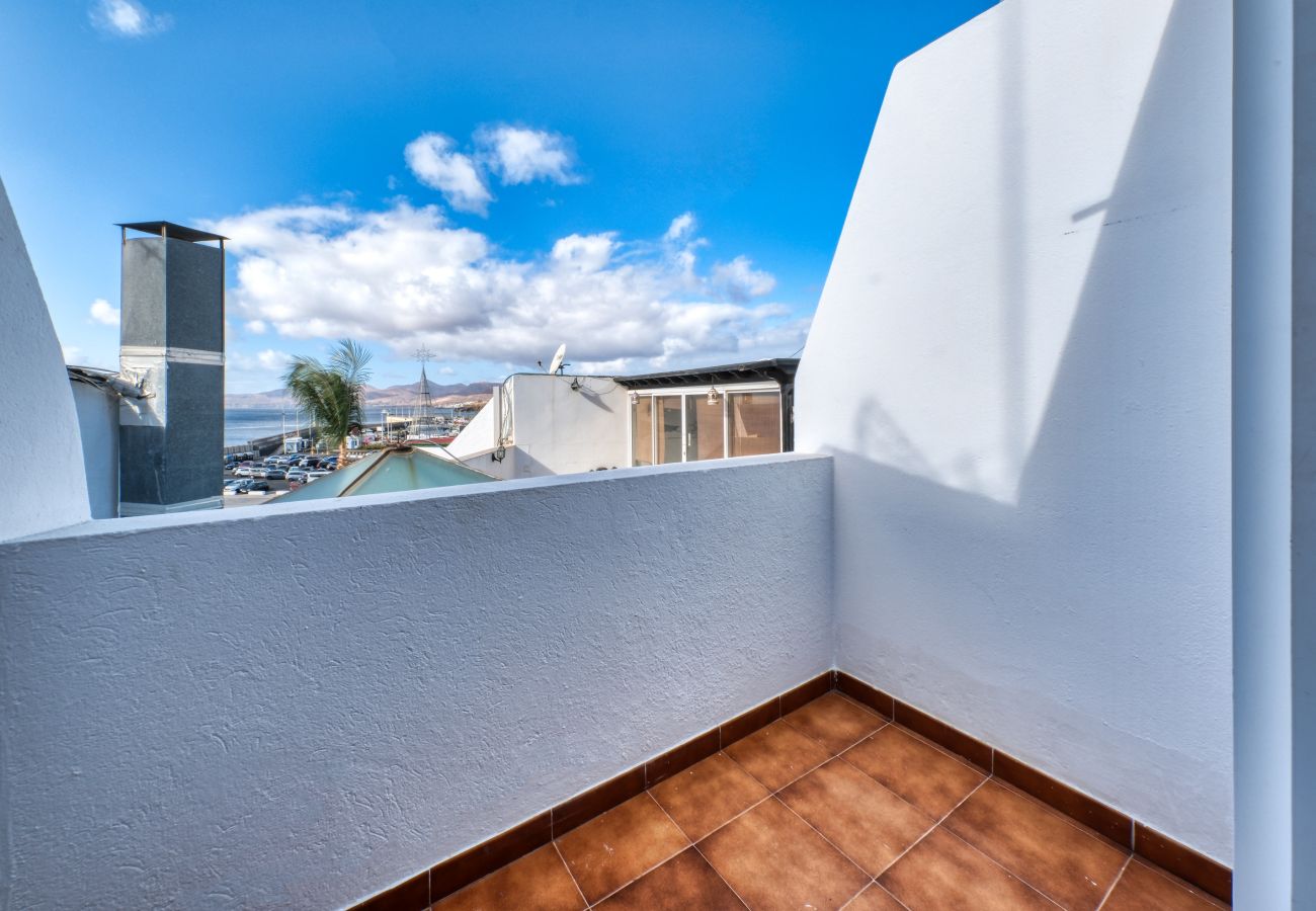 Ferienhaus in Puerto del Carmen - CASA VARADERO-ZENTRAL MIT MEERBLICK-En alemán, la frase sería:  