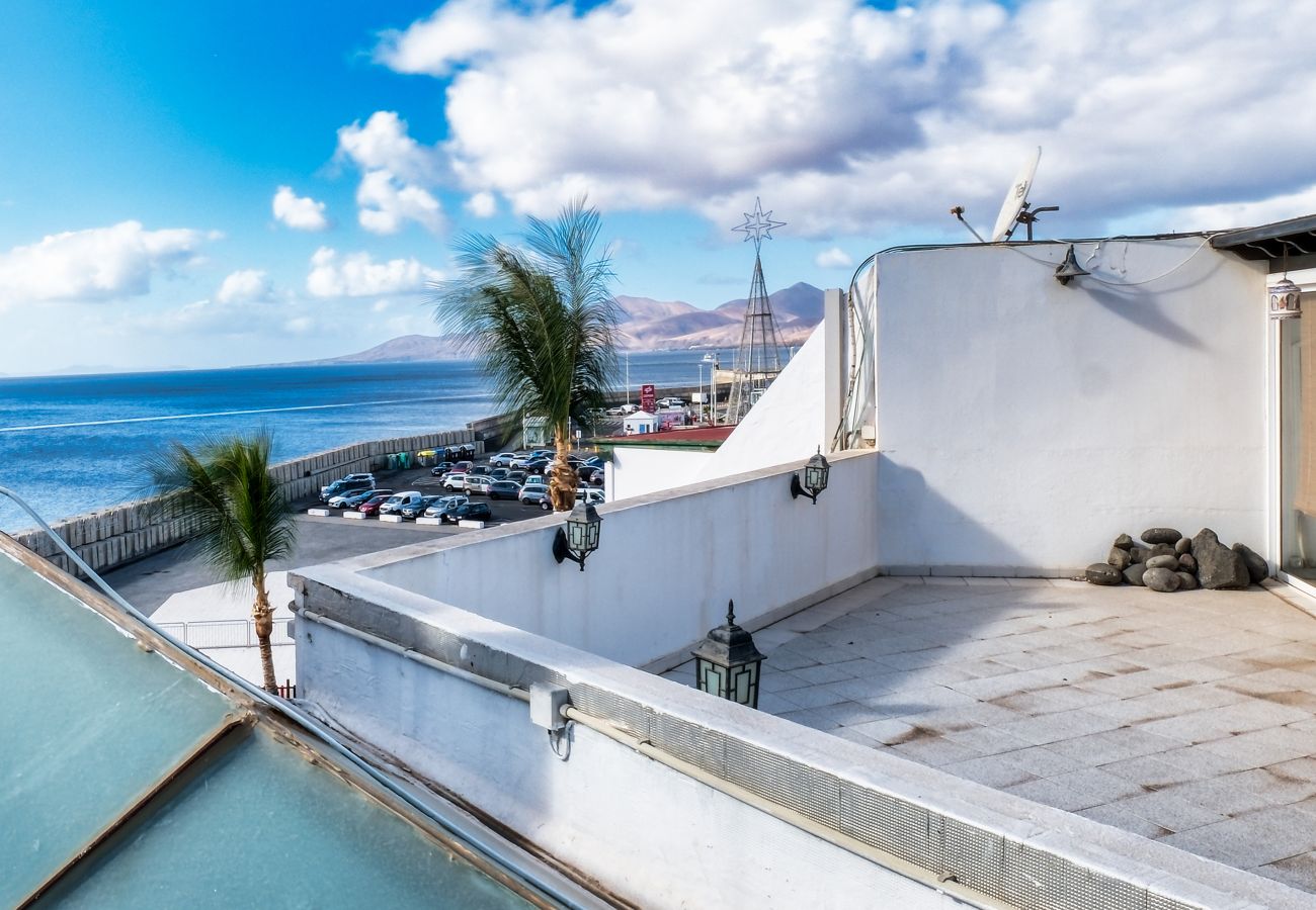 Ferienhaus in Puerto del Carmen - CASA VARADERO-ZENTRAL MIT MEERBLICK-En alemán, la frase sería:  