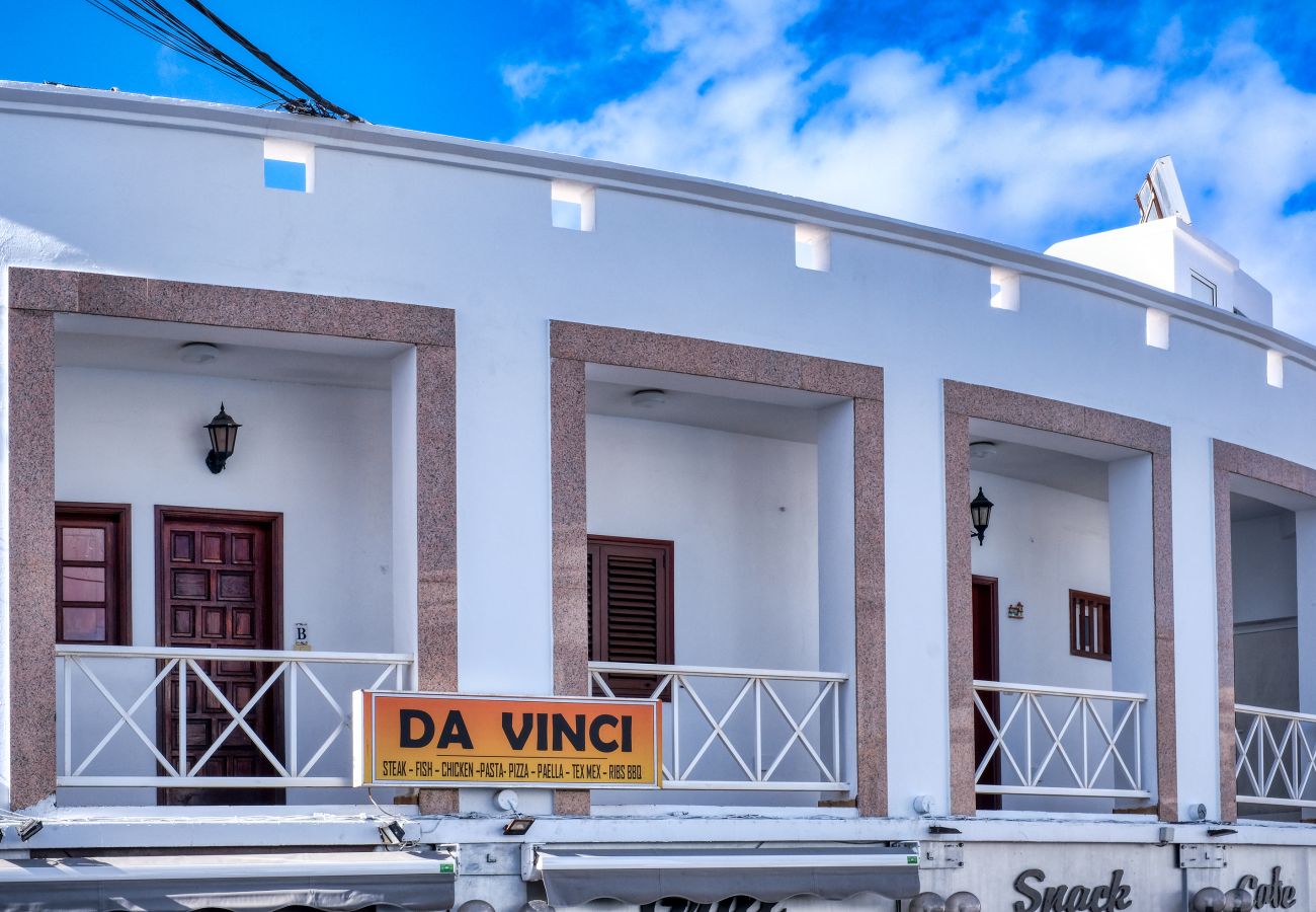 Ferienhaus in Puerto del Carmen - CASA VARADERO-ZENTRAL MIT MEERBLICK-En alemán, la frase sería:  