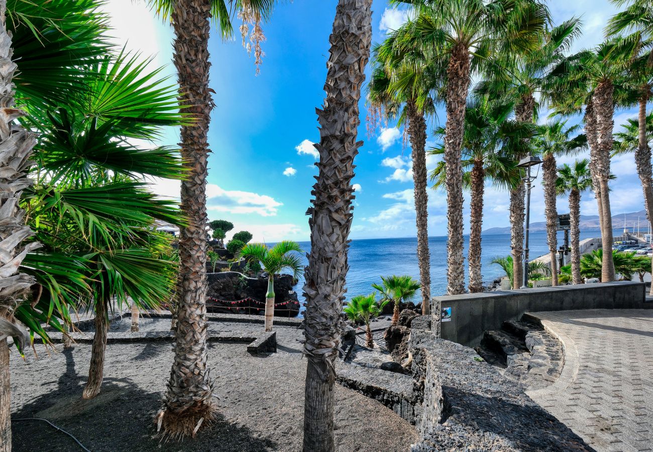 Ferienhaus in Puerto del Carmen - CASA VARADERO-ZENTRAL MIT MEERBLICK-En alemán, la frase sería:  