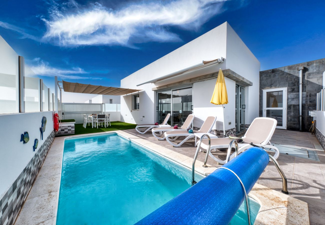 Ferienhaus in Playa Blanca - Villa Cassia-privater Pool und Klimatisierung