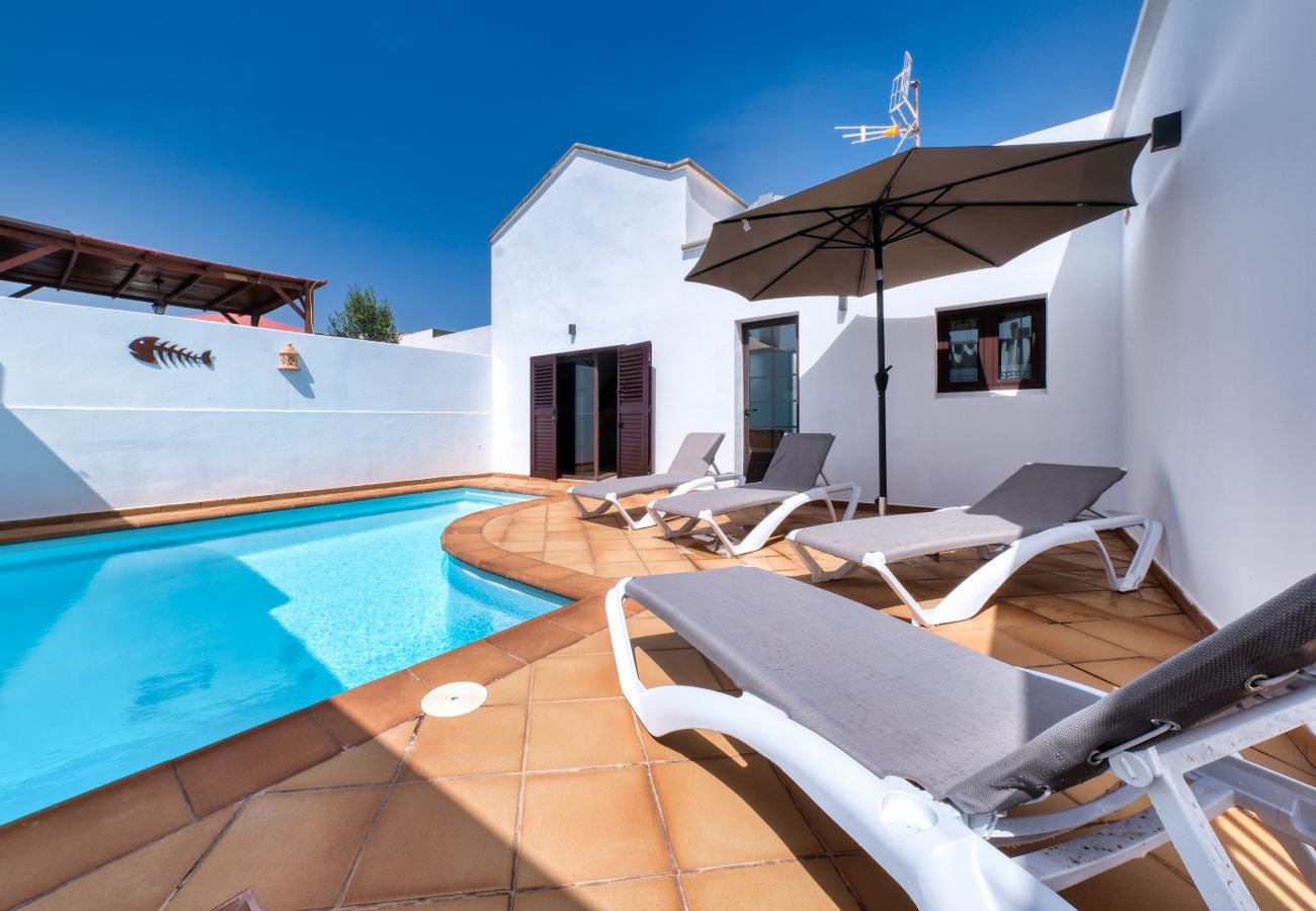 Ferienhaus in Arrecife - Villa Rosa privater Pool, Klimaanlage