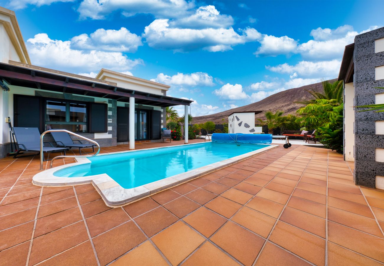 Ferienhaus in Playa Blanca - Villa Endless Summer Meerblick