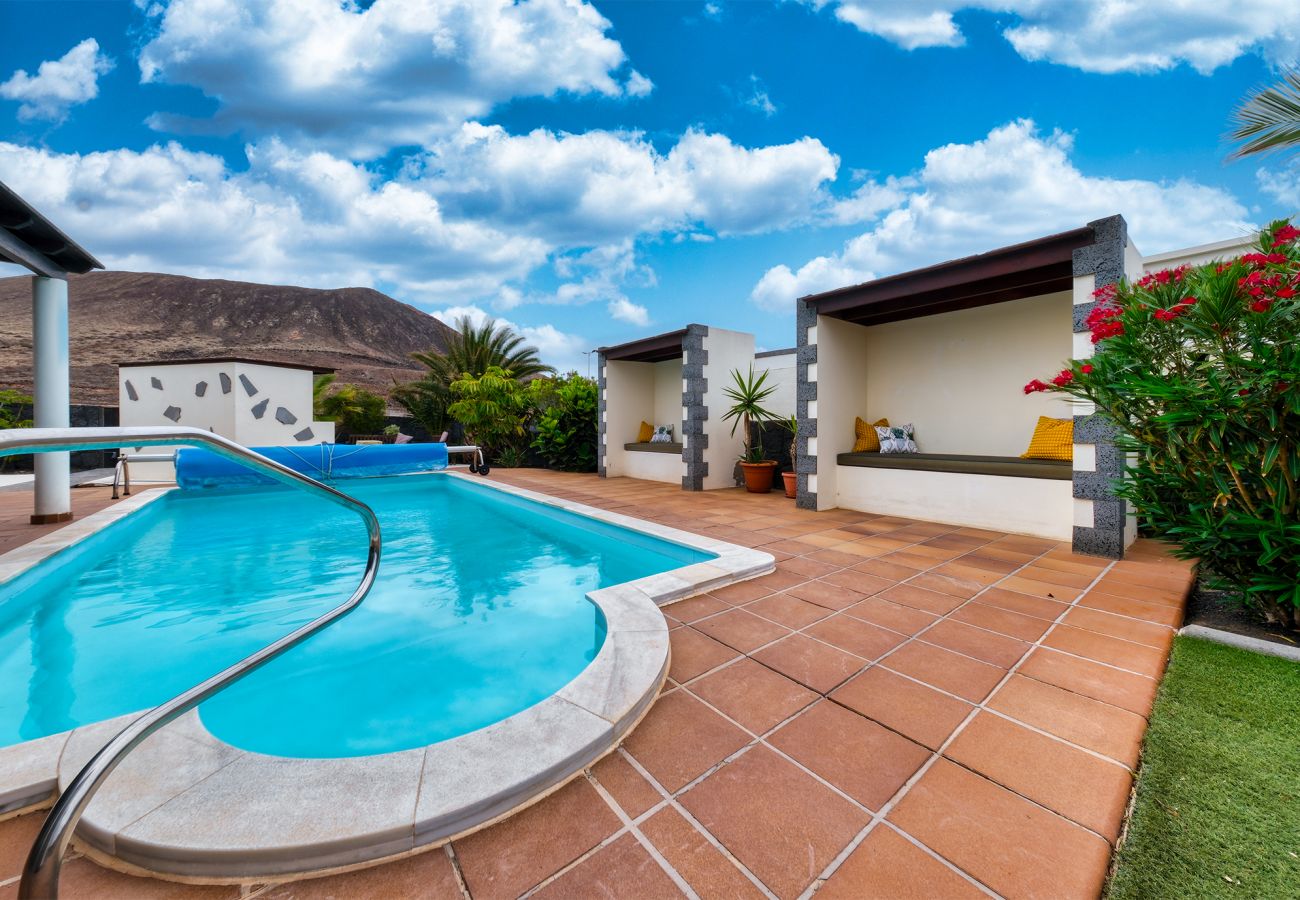 Ferienhaus in Playa Blanca - Villa Endless Summer Meerblick