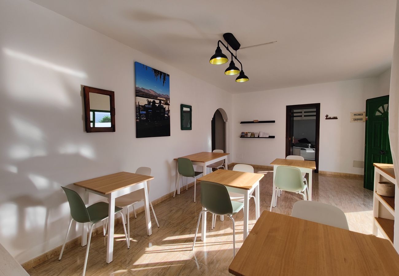 Zimmeranmietung in Tinajo - Casa NoPasaNada: habitación La Palma con baño privado 