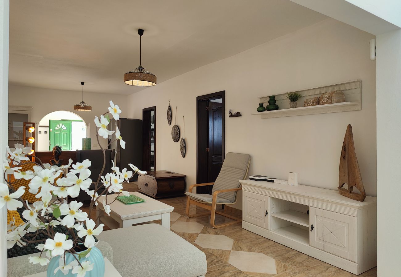 Zimmeranmietung in Tinajo - Casa NoPasaNada: habitación La Palma con baño privado 