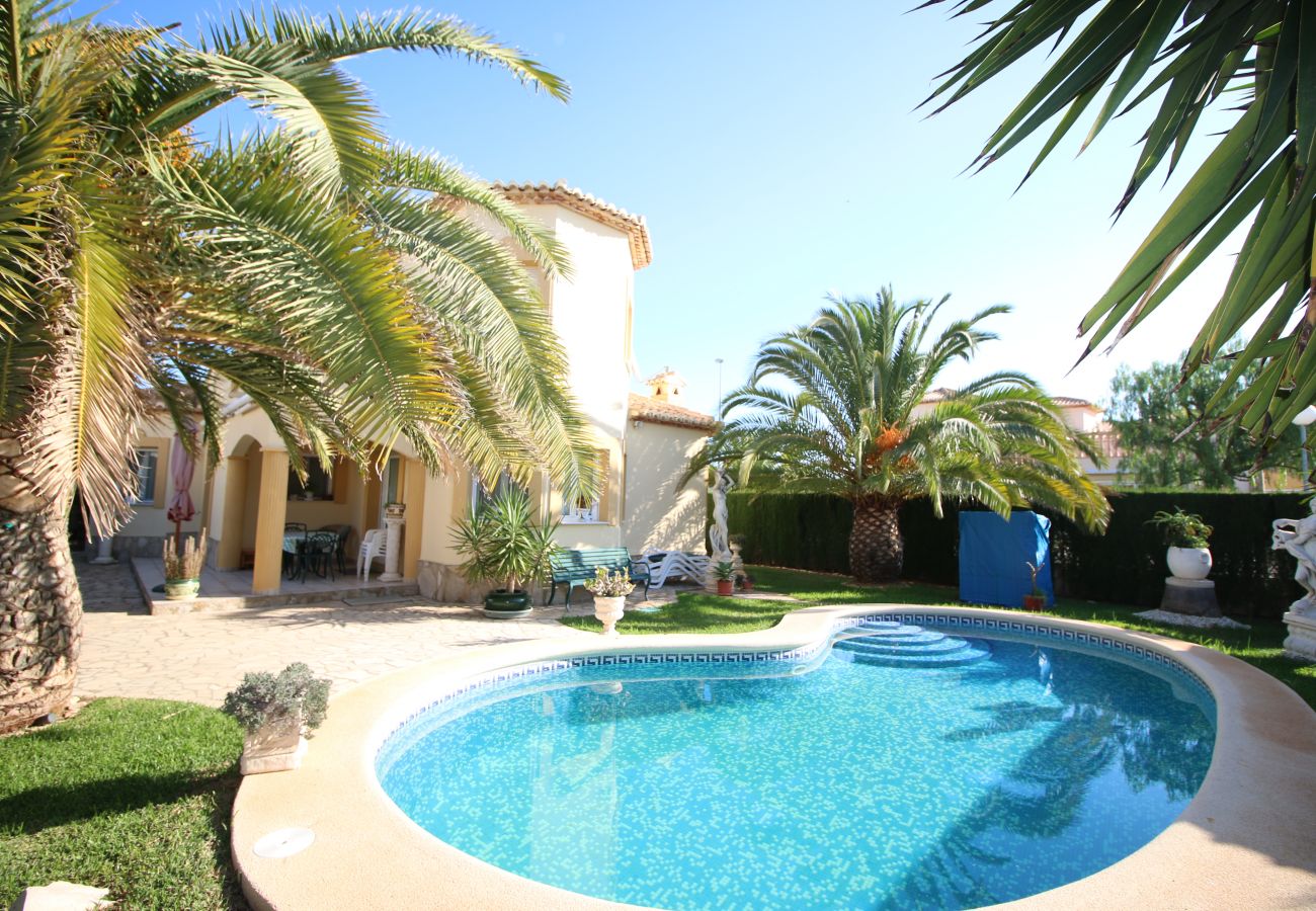 Villa in Denia - Villa with pool in Denia La Giralda BO