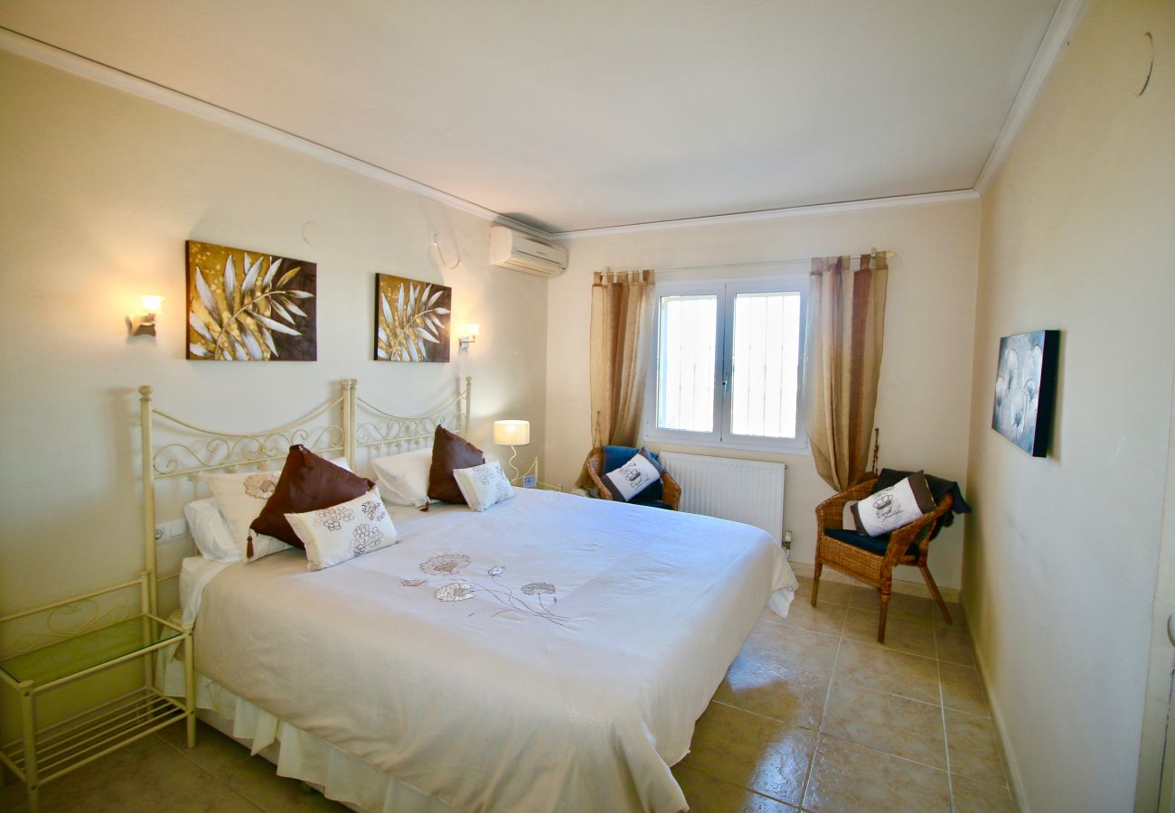 Villa in Denia - Villa with sea views, air conditioning and Marquesa CaMar pool 4 people