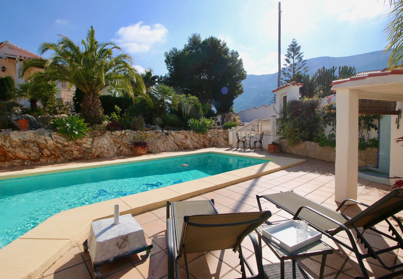 Villa in Denia - Villa with sea views, air conditioning and Marquesa CaMar pool 4 people